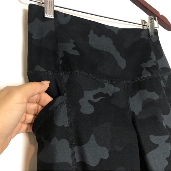 Yogalicious Lux Black Camo High Waist Stash Pockets Ankle Leggings Womens Sz S - Picture 5 of 10